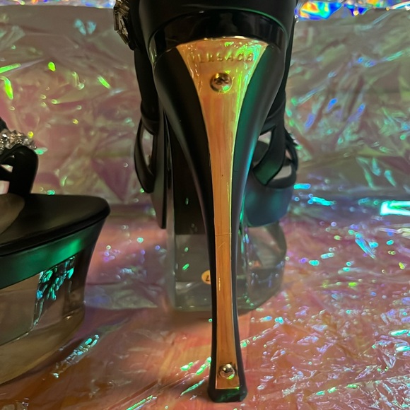 ‼️AUTHENTIC ‼️NWT‼️VERSACE Starfish Mesh Cut Out Booties Size 7 Black Platform - Picture 3 of 14